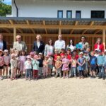 Gegen Überhitzung und für nachhaltige Mobilität: Kindergarten Retz setzte Umgestaltungsmaßnahmen